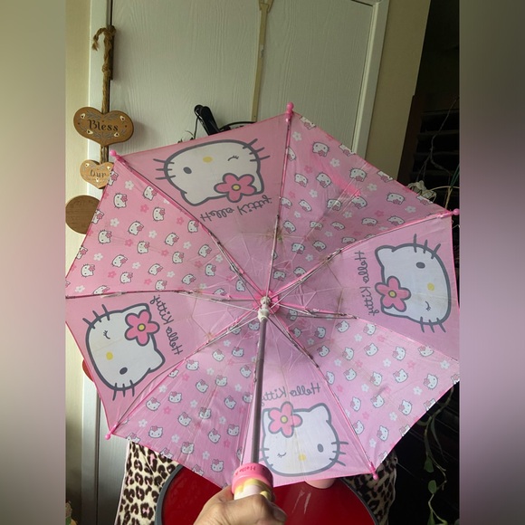 Hello Kitty Kids Folding Umbrella Velcro Closure - Picture 8 of 8